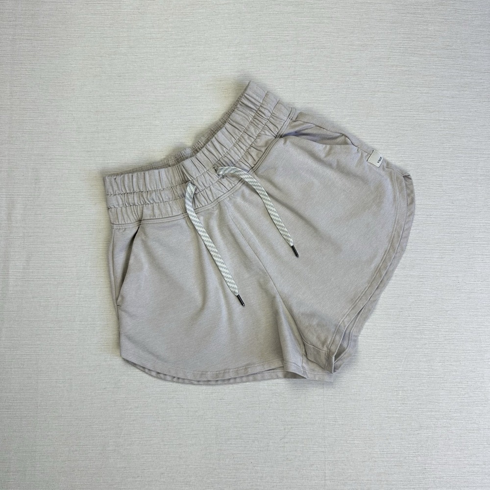Vuori Halo Performance Shorts 2.0 Womens XS Silver Gray Workout Running Gym